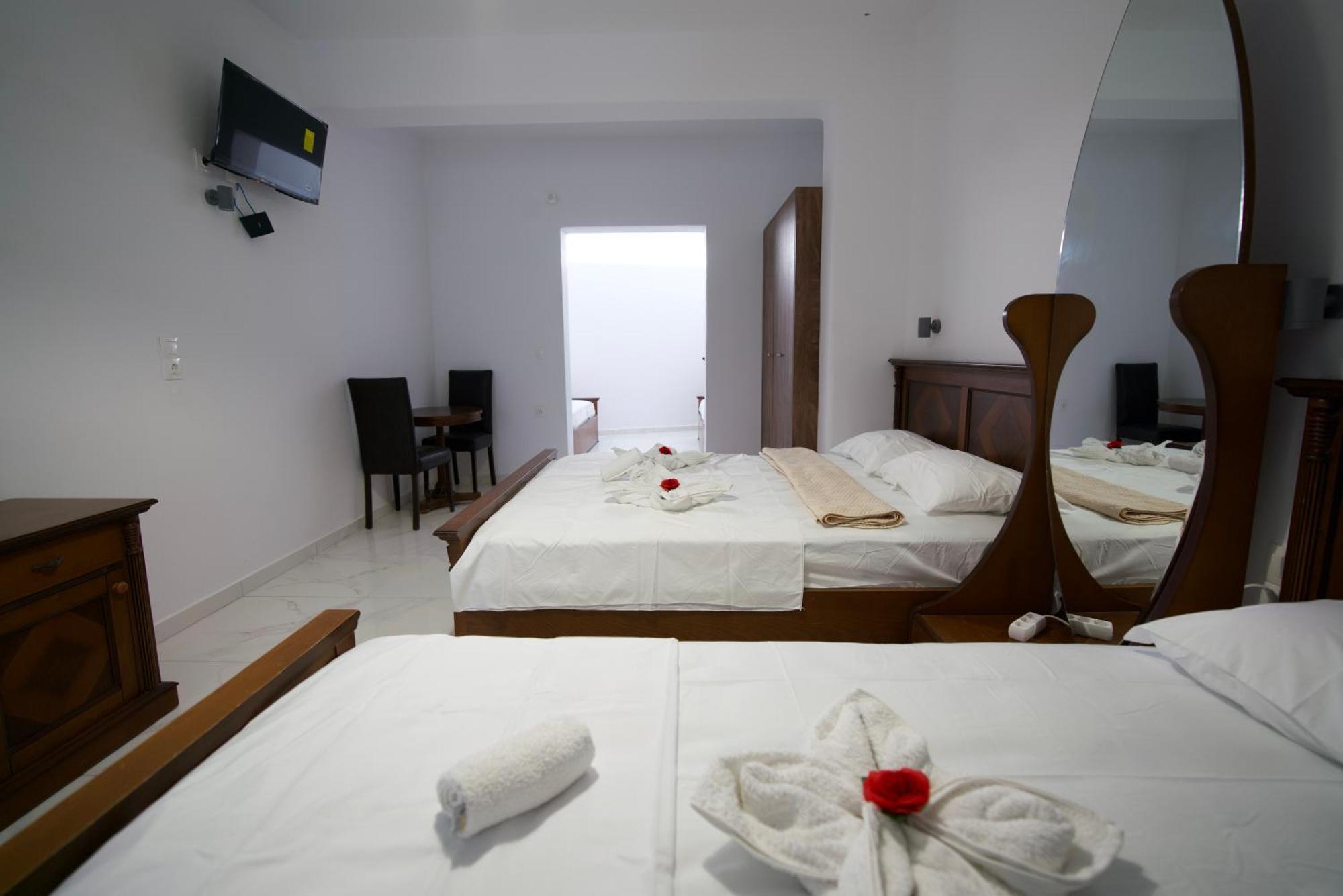 Dodomar Selection Hotel Perissa  Bagian luar foto